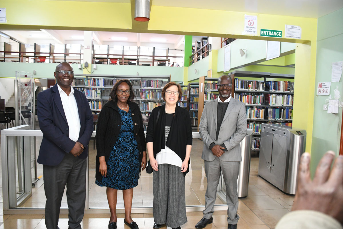 School of Information and Social Studies explores partnership with the University of Illinois