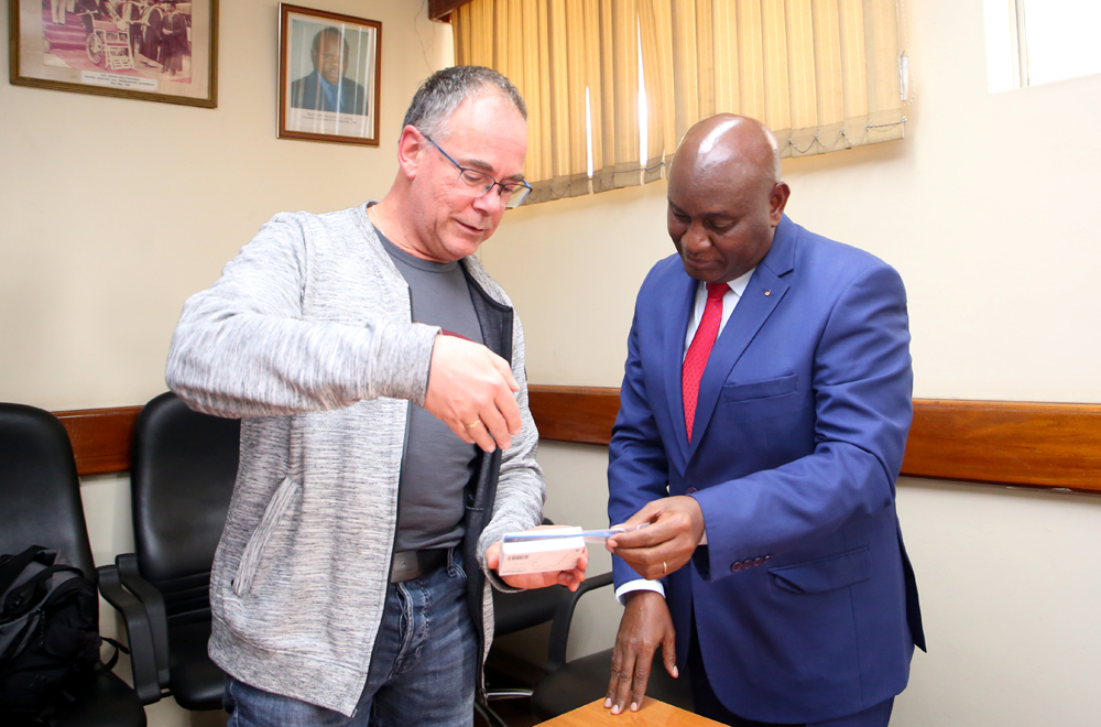 SEED Project Leader Prof. Wilfried Z\u00f6rner (left) from Technische Hochschule Ingolstadt \u2013 Universitat Bayreuth, German gifts TU-K VC Prof. Benedict Mutua when the taskforce met him.